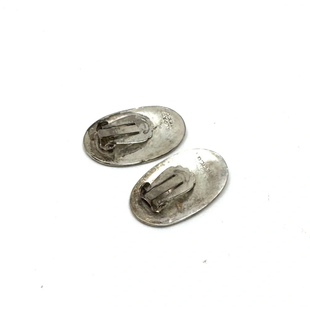 Vintage Alpaca Black Enamel Mother-of-Pearl Grape Motif Oval Earrings Clip-on